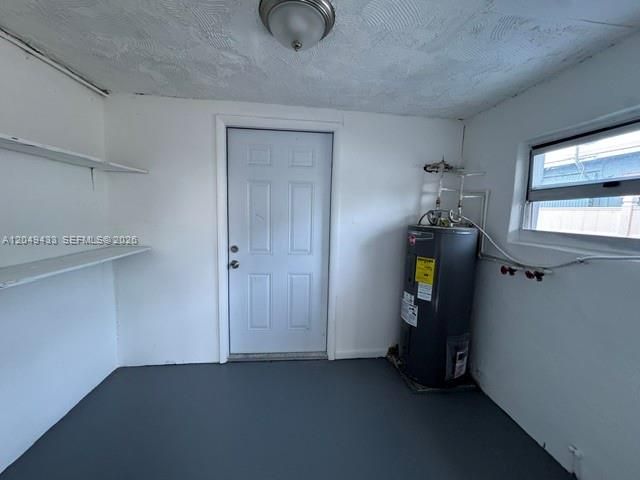 For Sale: $410,000 (3 beds, 1 baths, 840 Square Feet)