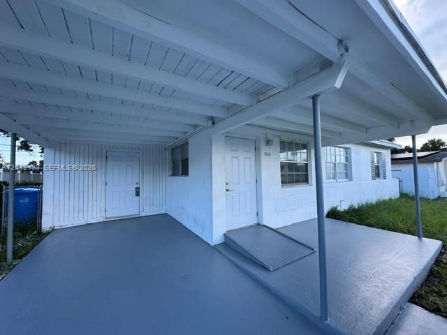 For Sale: $410,000 (3 beds, 1 baths, 840 Square Feet)