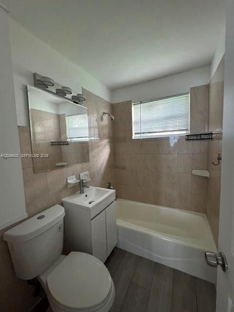 For Sale: $410,000 (3 beds, 1 baths, 840 Square Feet)