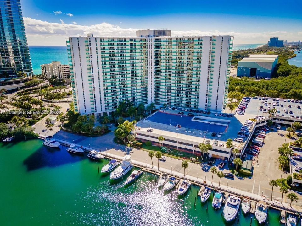 For Rent: $3,800 (2 beds, 2 baths, 1357 Square Feet)