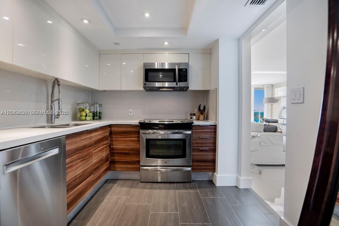 For Rent: $3,800 (2 beds, 2 baths, 1357 Square Feet)
