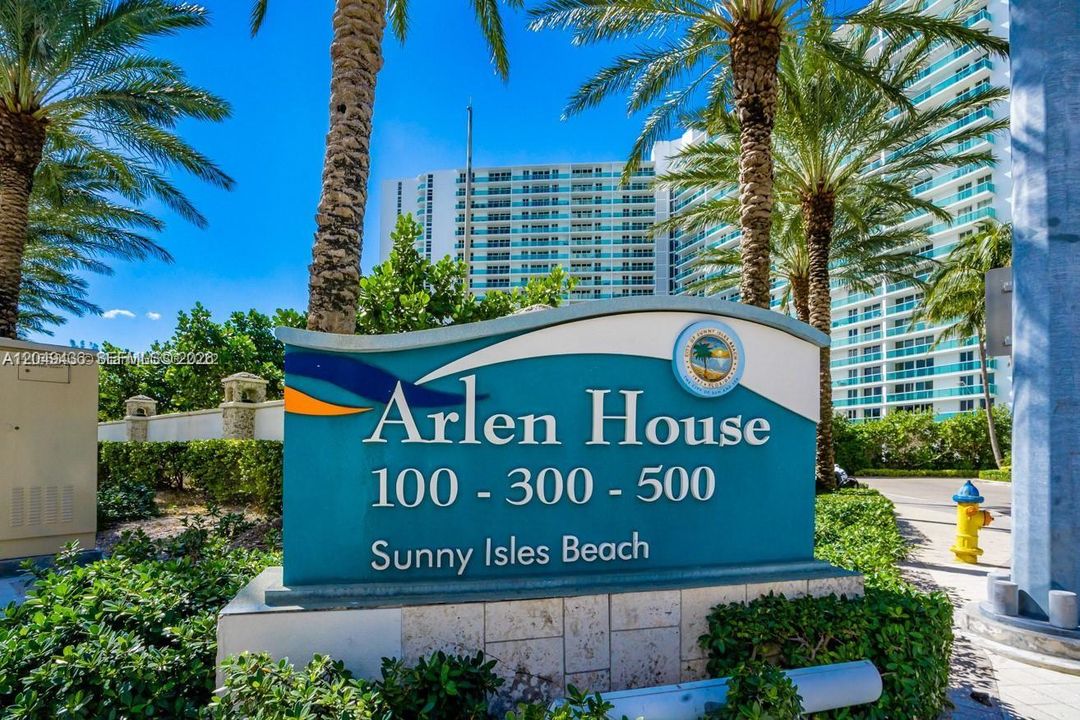For Rent: $3,800 (2 beds, 2 baths, 1357 Square Feet)