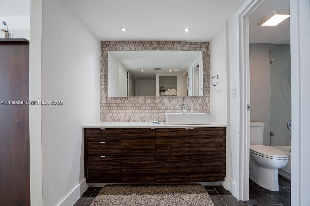 For Rent: $3,800 (2 beds, 2 baths, 1357 Square Feet)