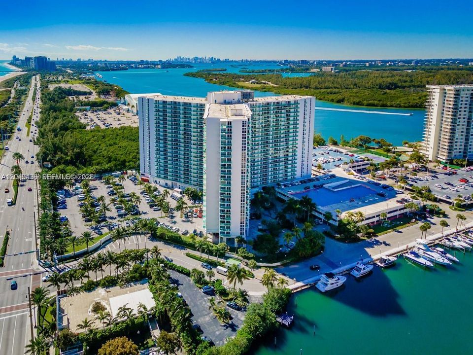 For Rent: $3,800 (2 beds, 2 baths, 1357 Square Feet)