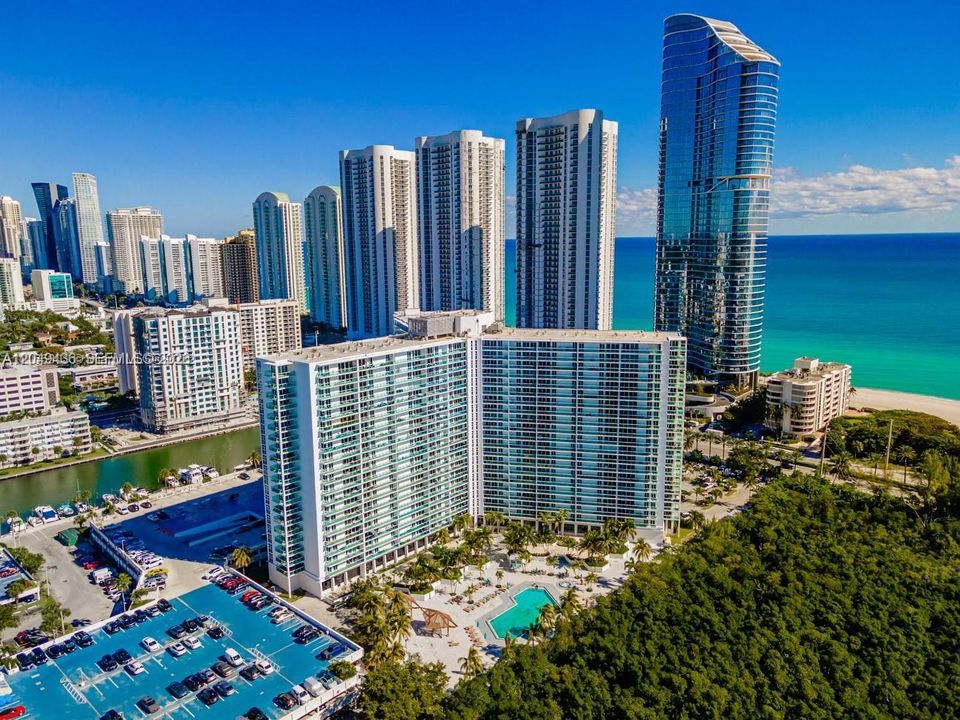 For Rent: $3,800 (2 beds, 2 baths, 1357 Square Feet)