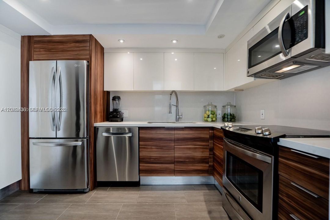 For Rent: $3,800 (2 beds, 2 baths, 1357 Square Feet)