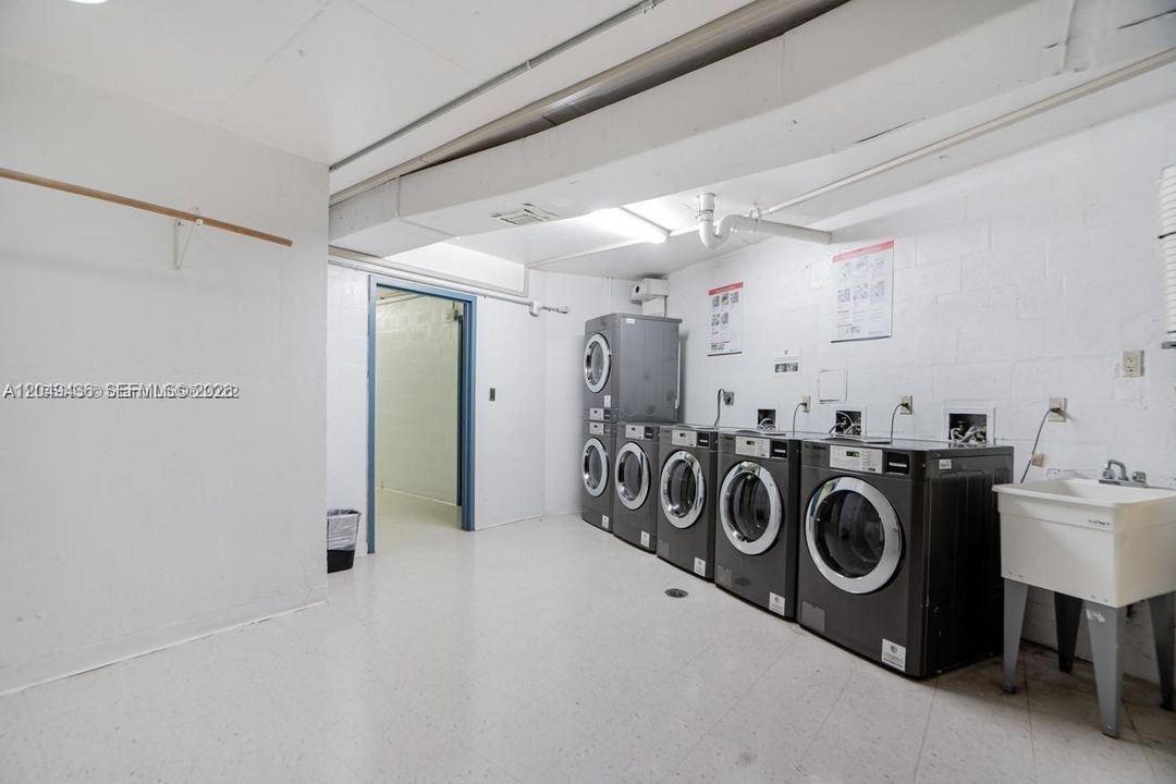 For Rent: $3,800 (2 beds, 2 baths, 1357 Square Feet)