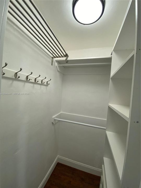 For Rent: $2,100 (1 beds, 1 baths, 557 Square Feet)