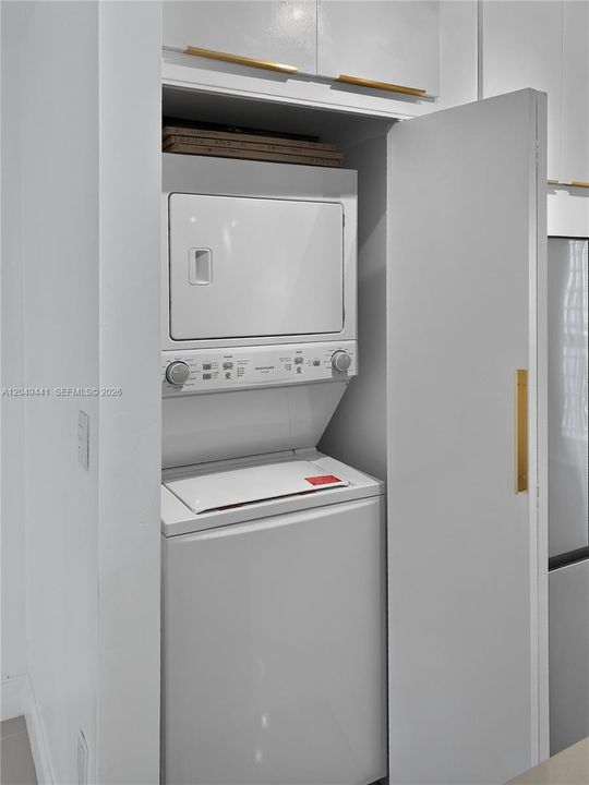 For Rent: $2,100 (1 beds, 1 baths, 557 Square Feet)