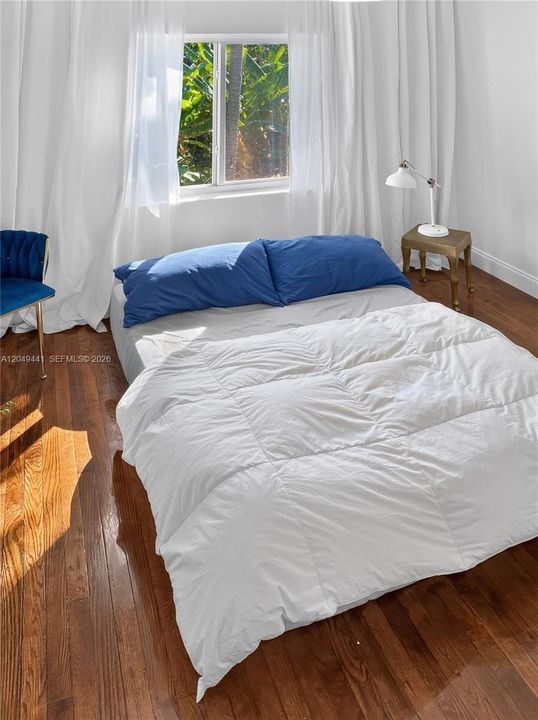 For Rent: $2,100 (1 beds, 1 baths, 557 Square Feet)