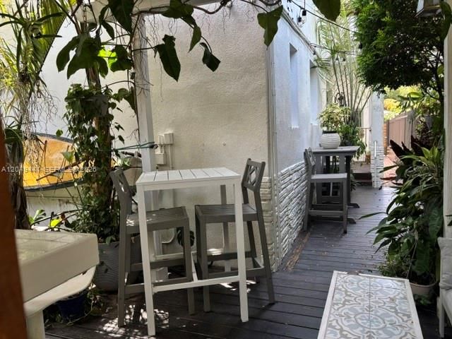 For Rent: $2,100 (1 beds, 1 baths, 557 Square Feet)