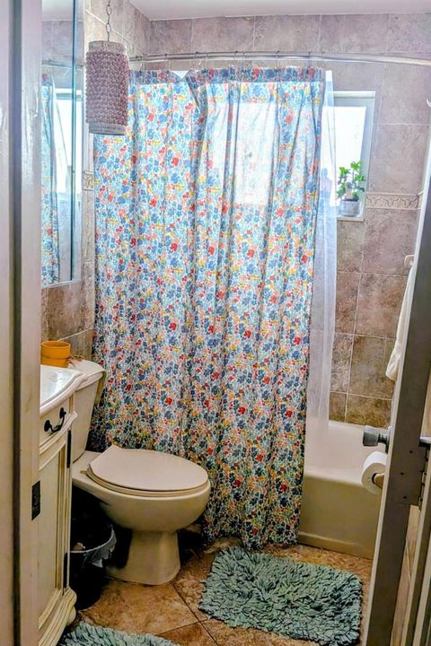 4914 NW 49th Road - Bathroom 2