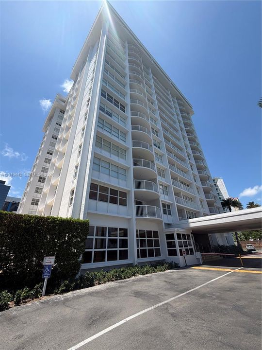 For Rent: $3,600 (0 beds, 0 baths, 1227 Square Feet)