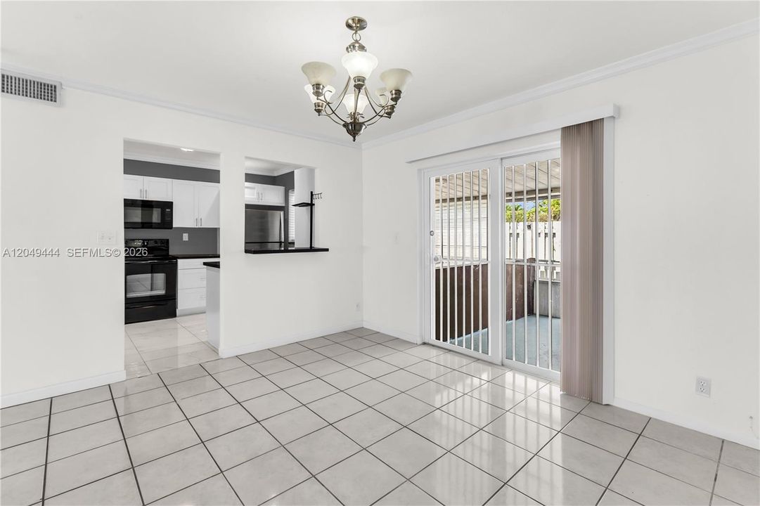 For Sale: $415,000 (3 beds, 2 baths, 1458 Square Feet)