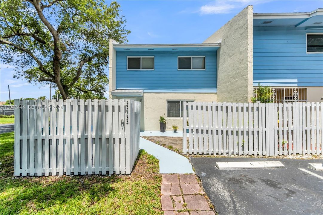 For Sale: $415,000 (3 beds, 2 baths, 1458 Square Feet)