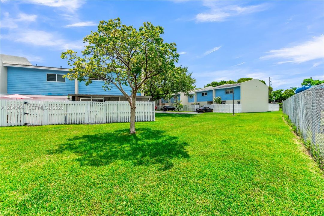 For Sale: $415,000 (3 beds, 2 baths, 1458 Square Feet)