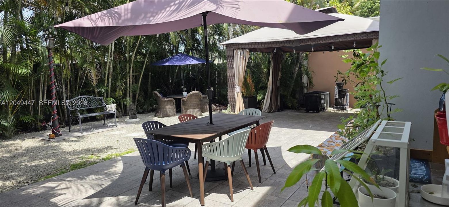 For Sale: $495,999 (3 beds, 2 baths, 1569 Square Feet)