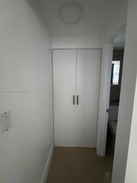 For Rent: $1,900 (1 beds, 1 baths, 4066 Square Feet)