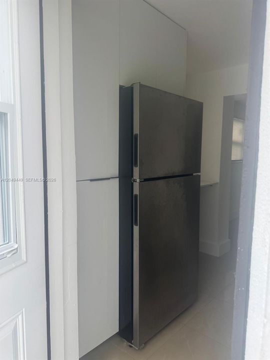 For Rent: $1,900 (1 beds, 1 baths, 4066 Square Feet)