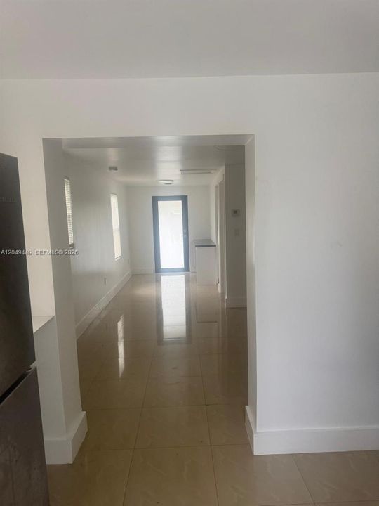 For Rent: $1,900 (1 beds, 1 baths, 4066 Square Feet)
