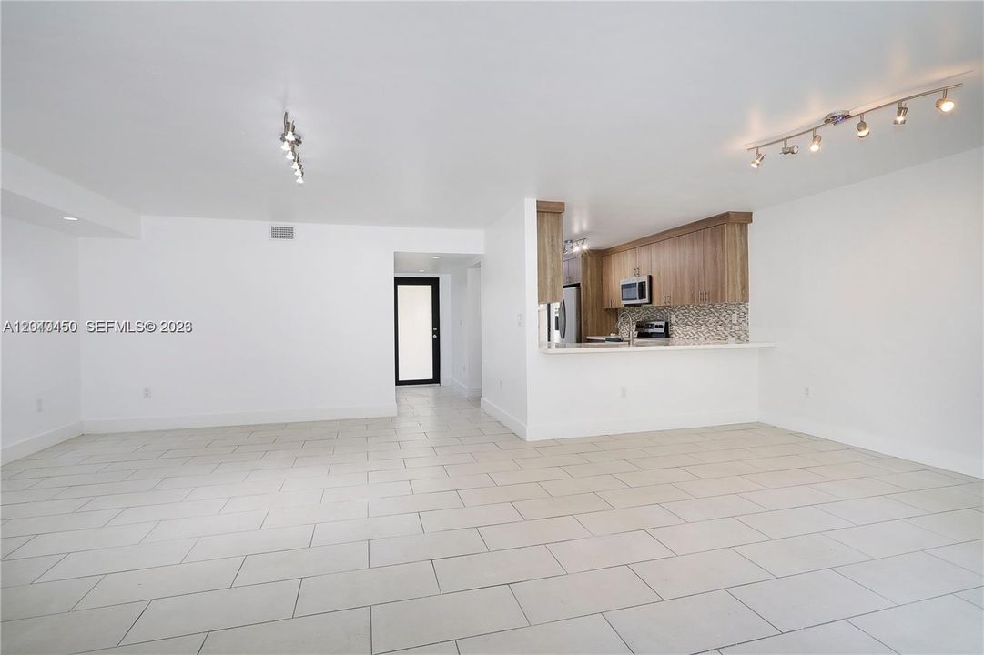 For Rent: $3,700 (2 beds, 2 baths, 1465 Square Feet)
