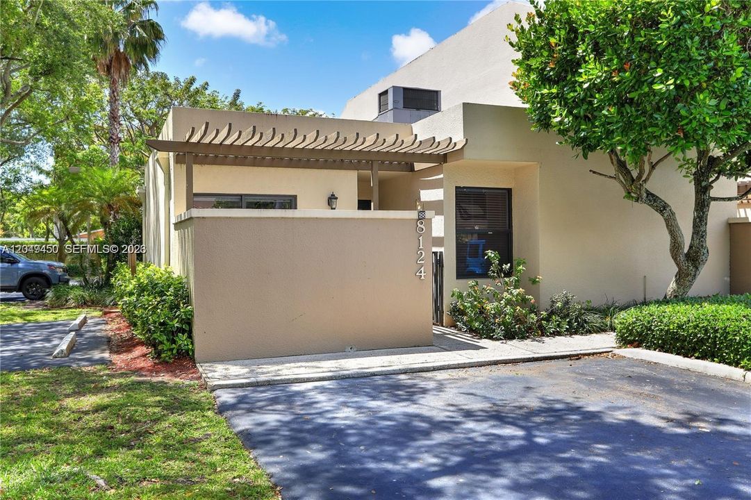 For Rent: $3,700 (2 beds, 2 baths, 1465 Square Feet)