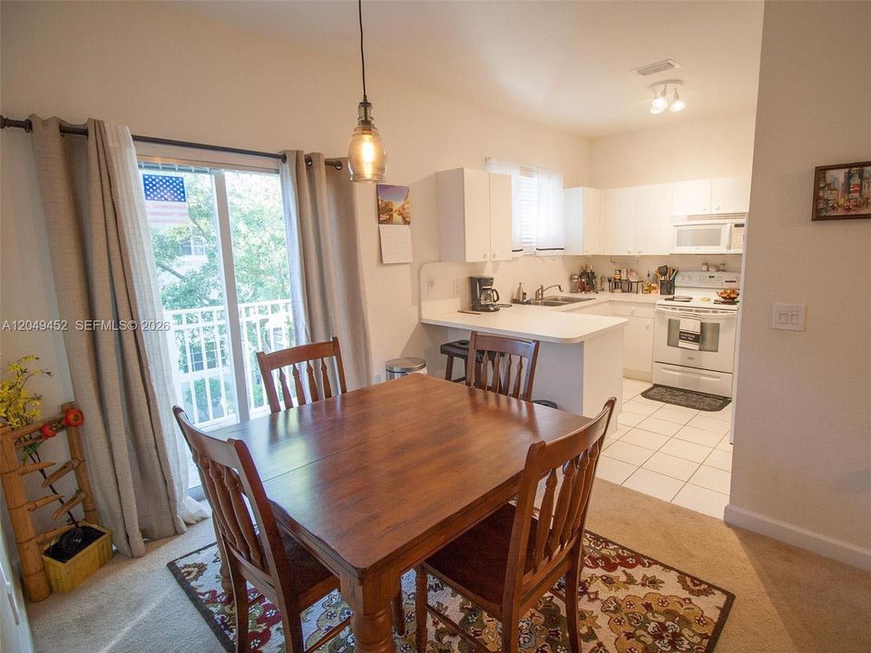 For Rent: $2,100 (3 beds, 2 baths, 1194 Square Feet)