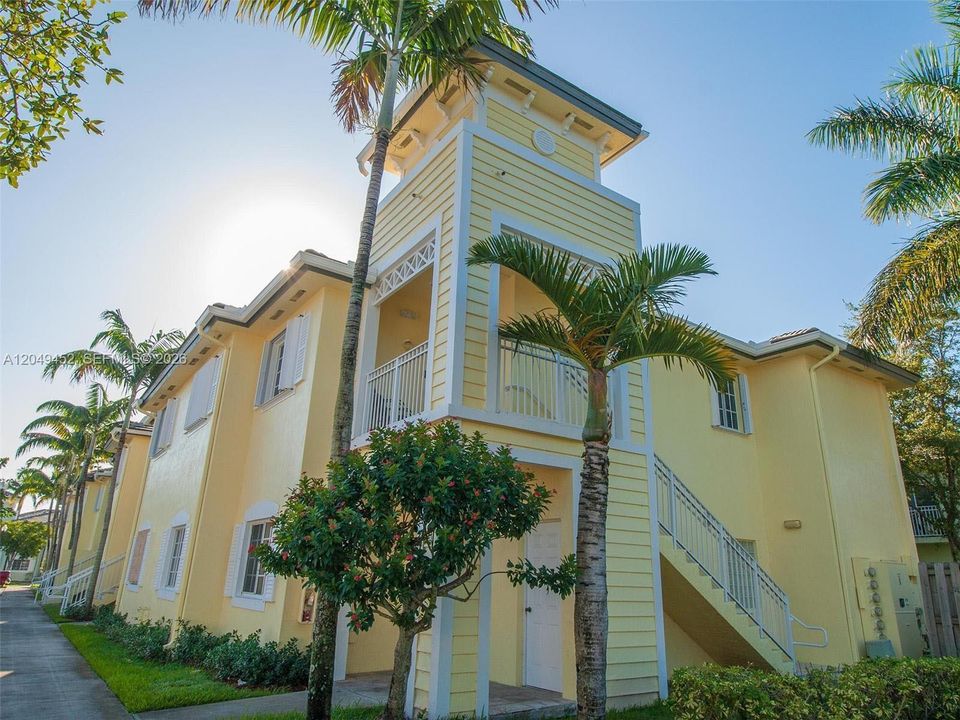 For Rent: $2,100 (3 beds, 2 baths, 1194 Square Feet)