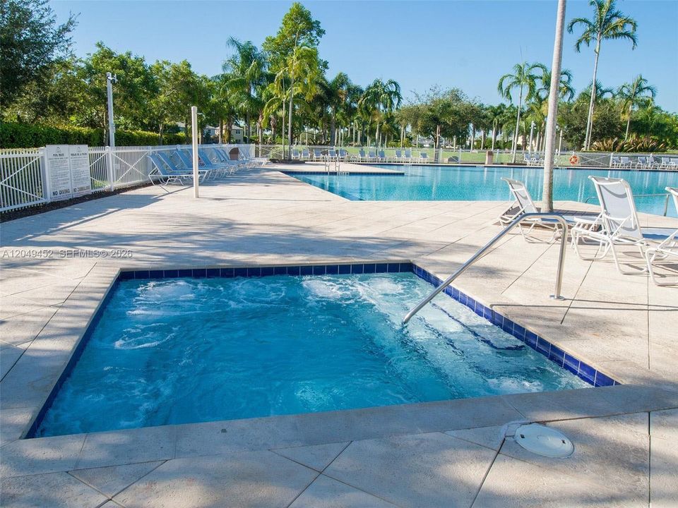 For Rent: $2,100 (3 beds, 2 baths, 1194 Square Feet)