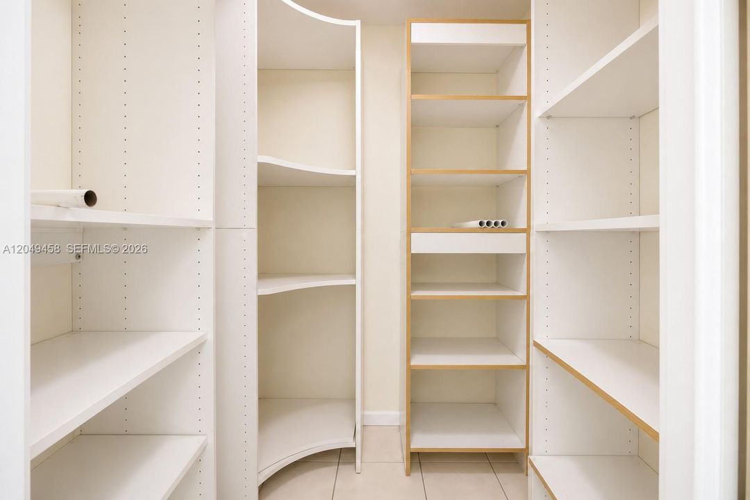 For Sale: $325,000 (2 beds, 2 baths, 1171 Square Feet)