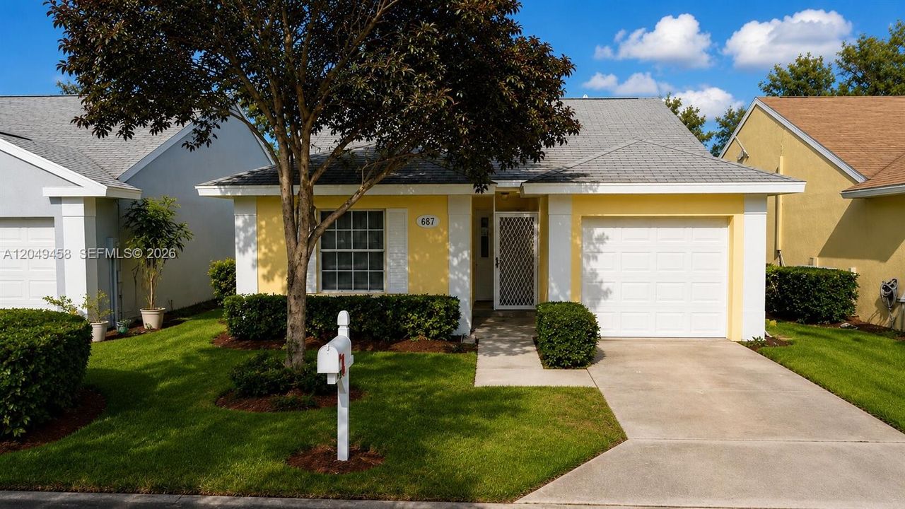 For Sale: $325,000 (2 beds, 2 baths, 1171 Square Feet)