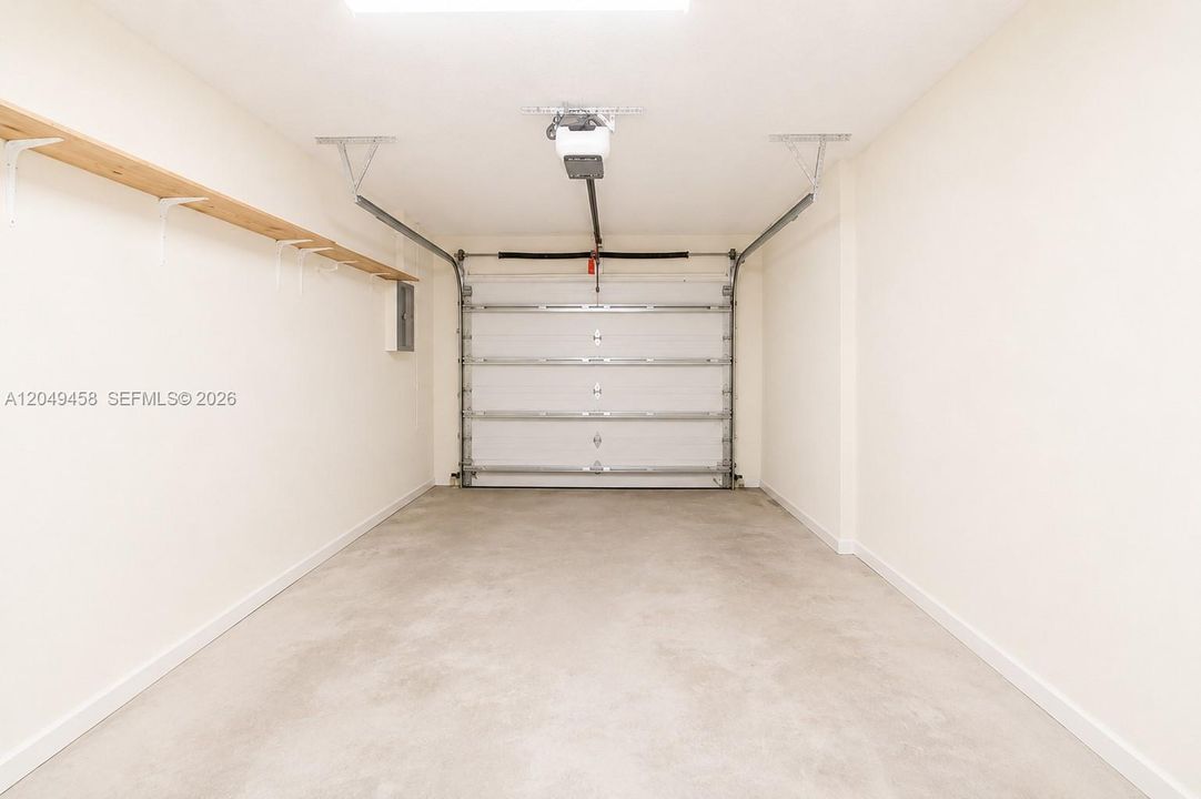 For Sale: $325,000 (2 beds, 2 baths, 1171 Square Feet)