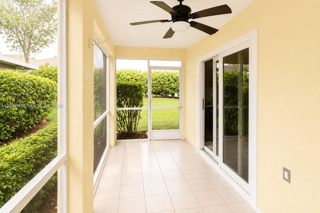 For Sale: $325,000 (2 beds, 2 baths, 1171 Square Feet)