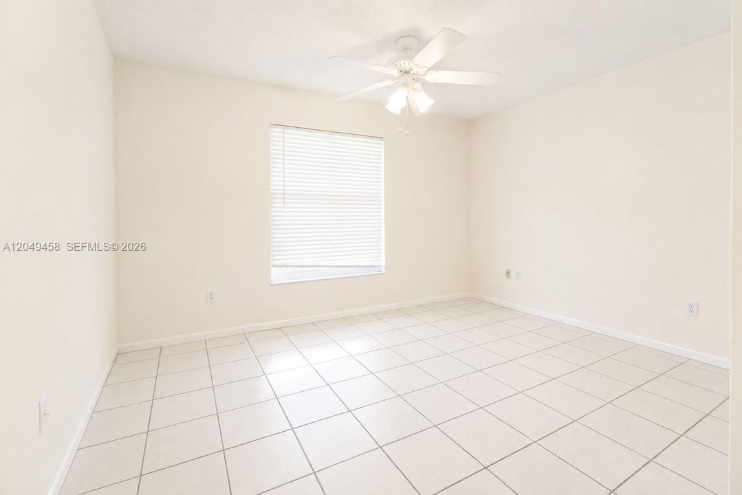 For Sale: $325,000 (2 beds, 2 baths, 1171 Square Feet)