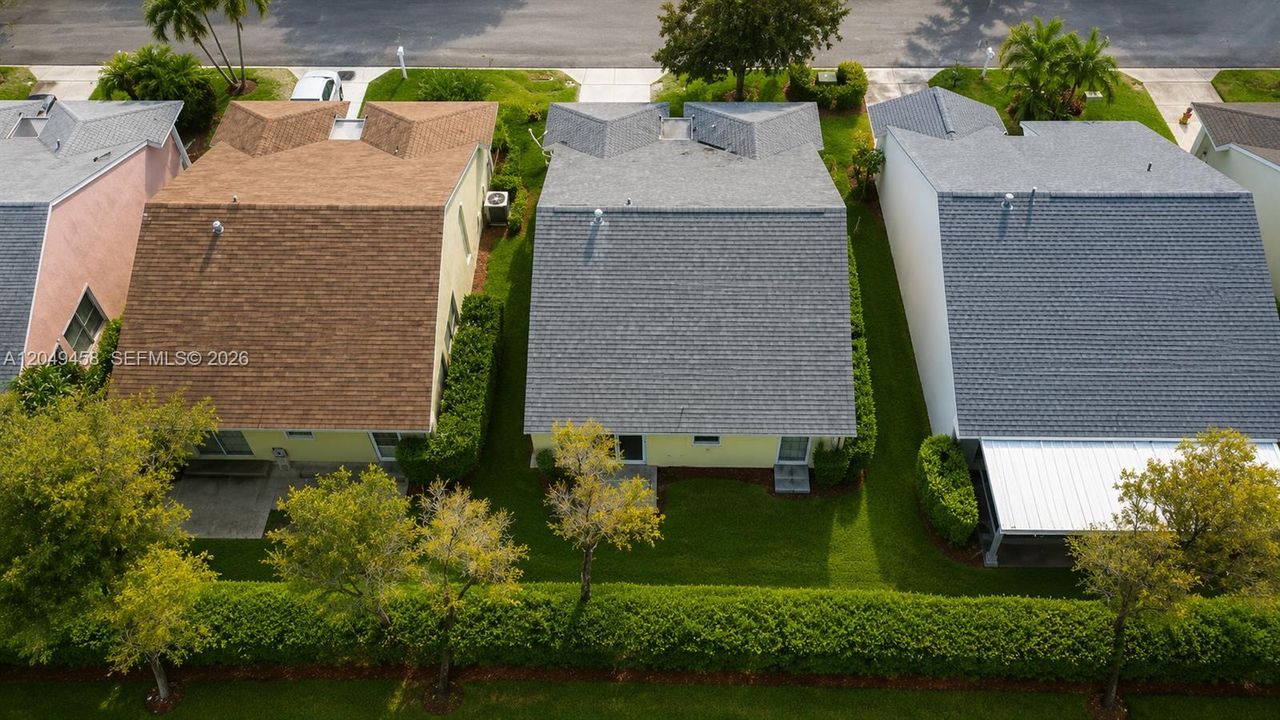 For Sale: $325,000 (2 beds, 2 baths, 1171 Square Feet)