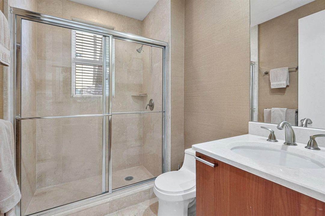 Guest Ensuite Bath
