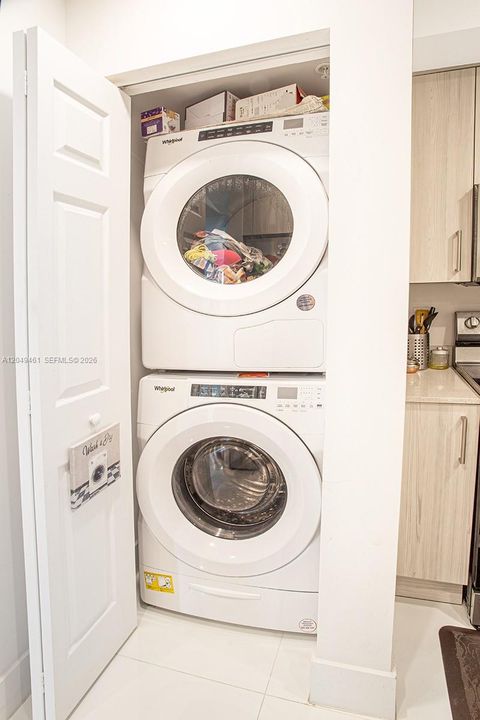For Rent: $3,500 (3 beds, 2 baths, 1525 Square Feet)