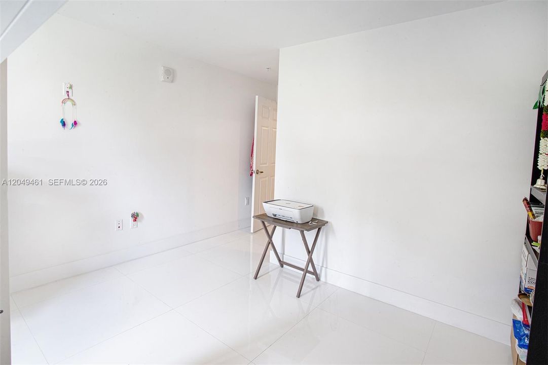 For Rent: $3,500 (3 beds, 2 baths, 1525 Square Feet)