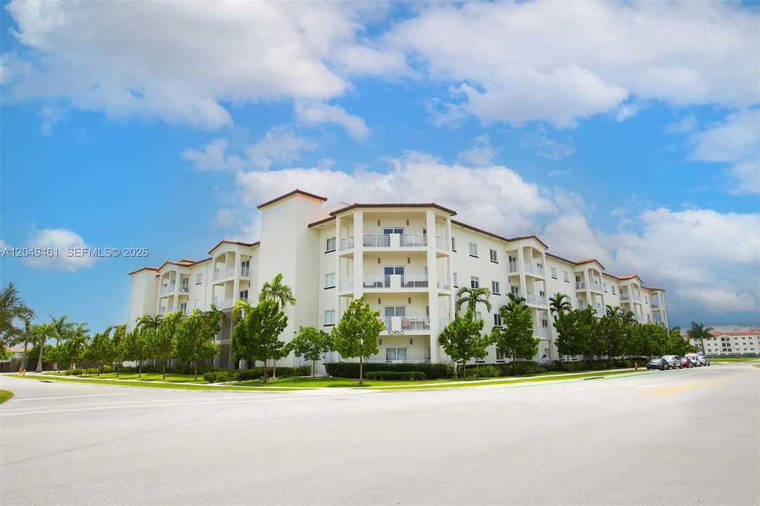 For Rent: $3,500 (3 beds, 2 baths, 1525 Square Feet)