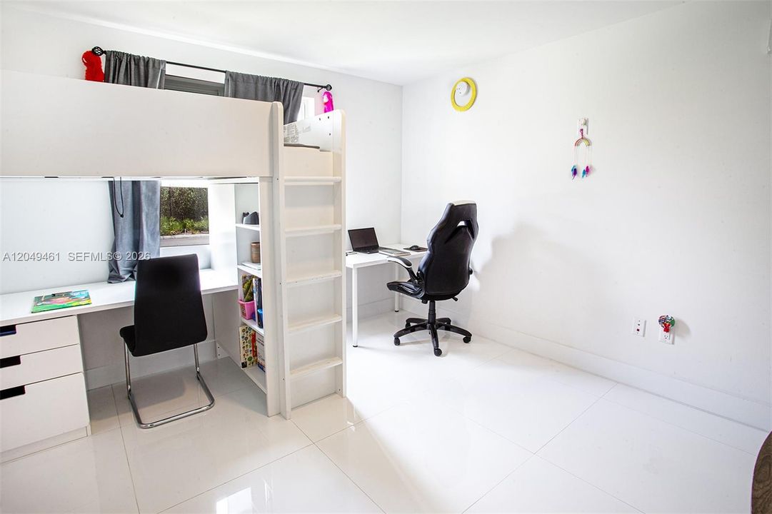 For Rent: $3,500 (3 beds, 2 baths, 1525 Square Feet)