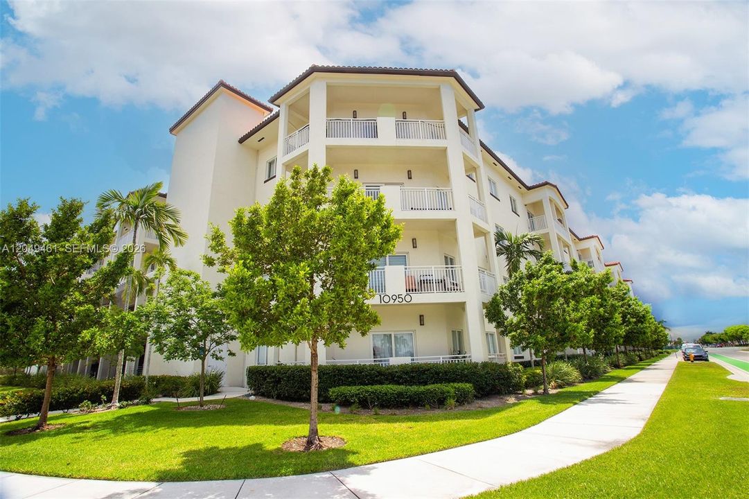 For Rent: $3,500 (3 beds, 2 baths, 1525 Square Feet)