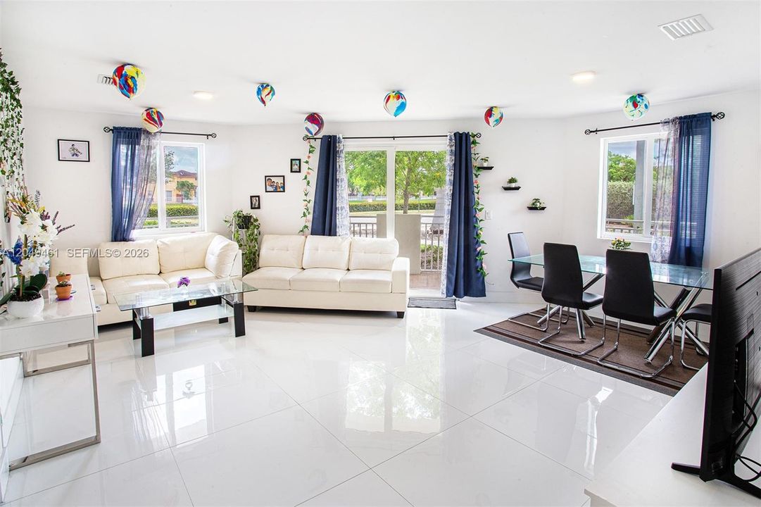 For Rent: $3,500 (3 beds, 2 baths, 1525 Square Feet)