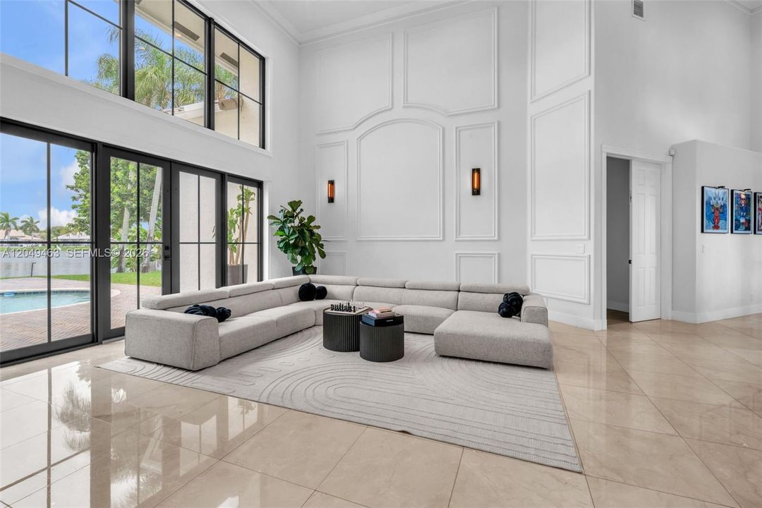 В аренду: $9,500 (5 спален, 3 ванн, 3913 Квадратных фут)