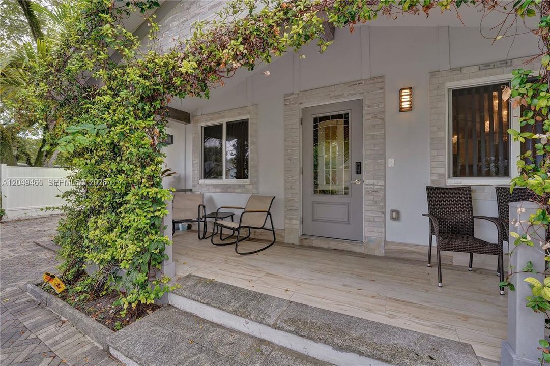 For Rent: $4,800 (3 beds, 3 baths, 1344 Square Feet)