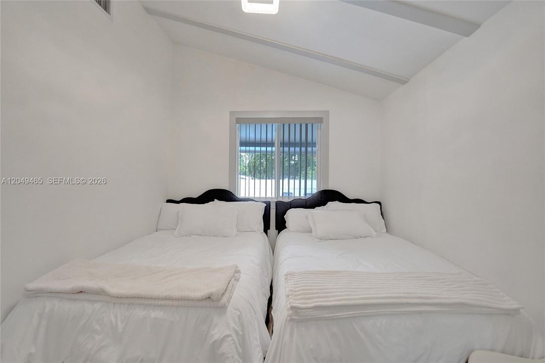 For Rent: $4,800 (3 beds, 3 baths, 1344 Square Feet)