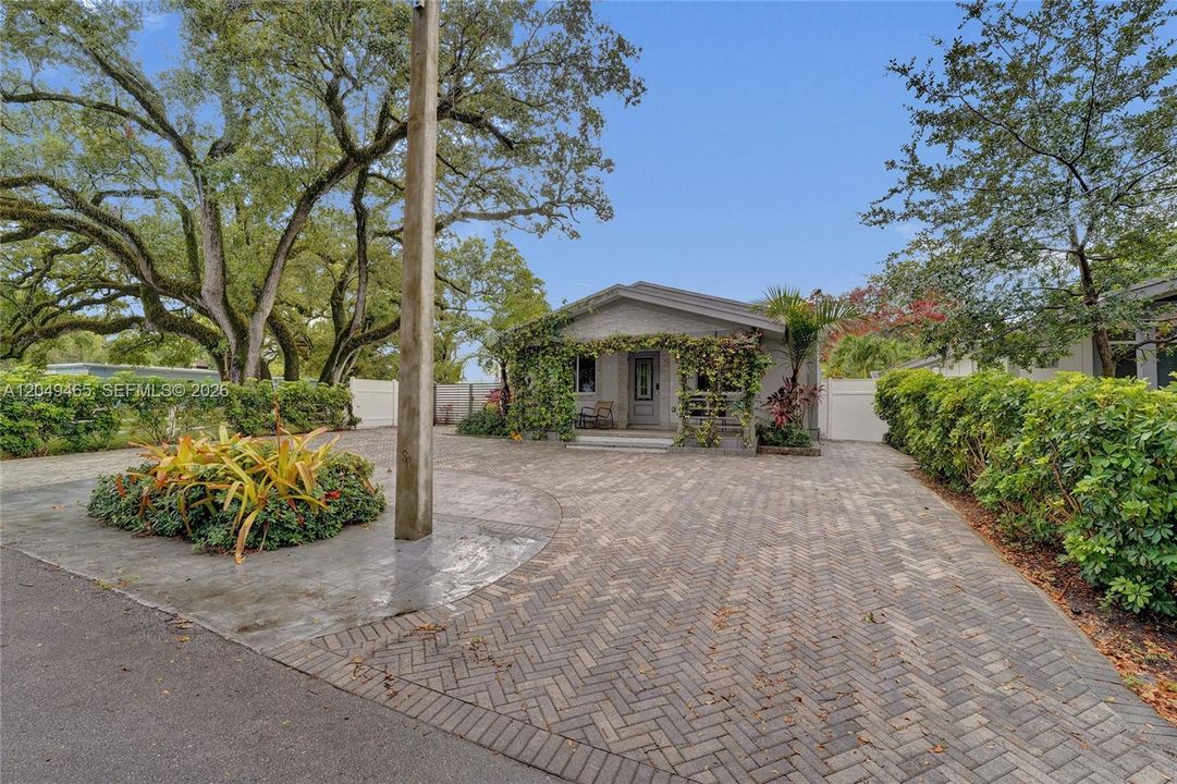 For Rent: $4,800 (3 beds, 3 baths, 1344 Square Feet)