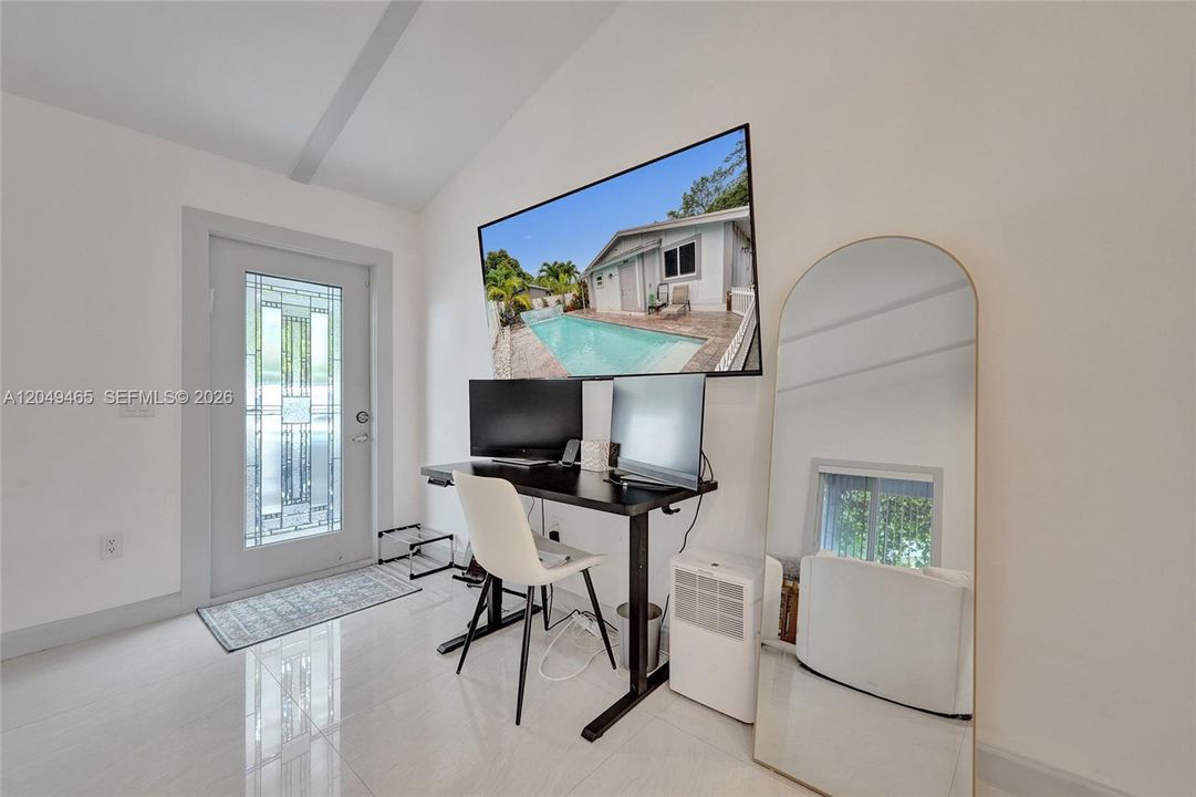 For Rent: $4,800 (3 beds, 3 baths, 1344 Square Feet)