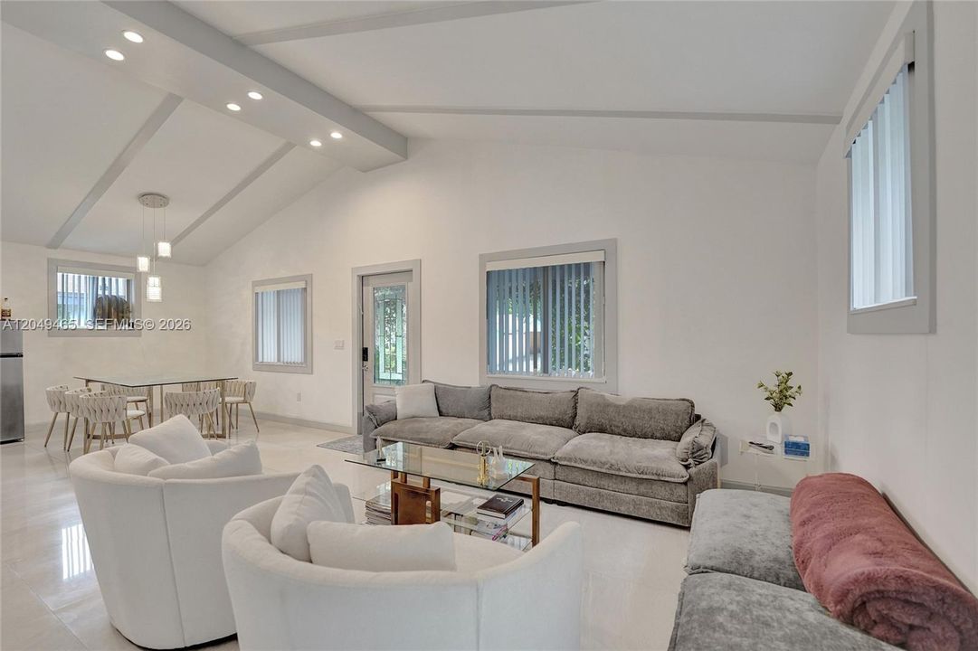 For Rent: $4,800 (3 beds, 3 baths, 1344 Square Feet)