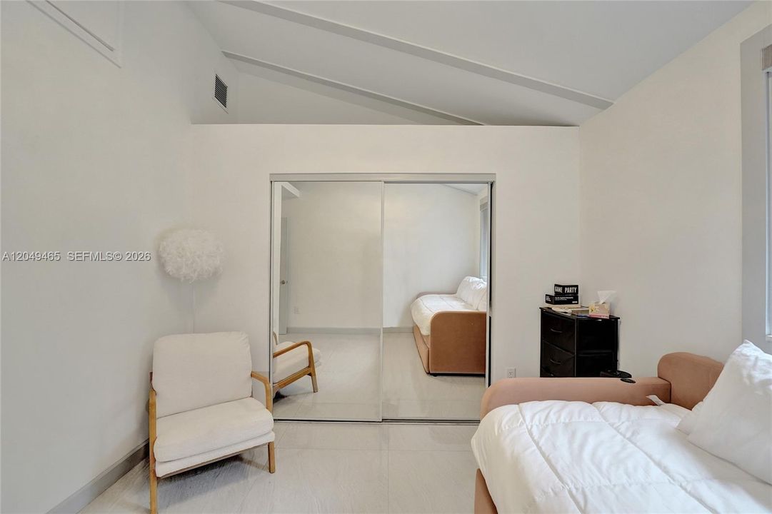 For Rent: $4,800 (3 beds, 3 baths, 1344 Square Feet)