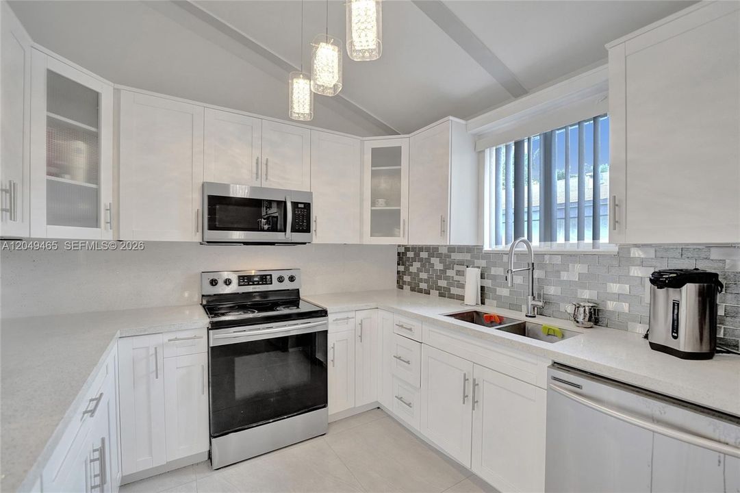For Rent: $4,800 (3 beds, 3 baths, 1344 Square Feet)